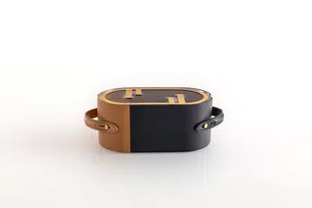 קופסת אחסון מעוצבת מקולקציית Fendi O'Lock בצבע צהוב וחום